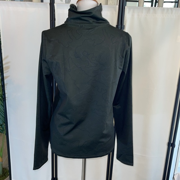 Under Armour Top Cold Weather Funnel Neck Green Size Small NWT - Picture 8 of 17